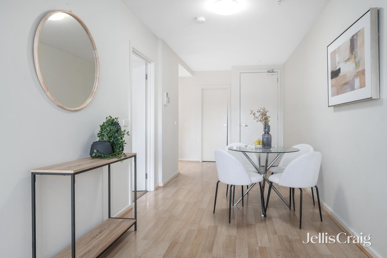 107/300 Middleborough Road, Blackburn image 3