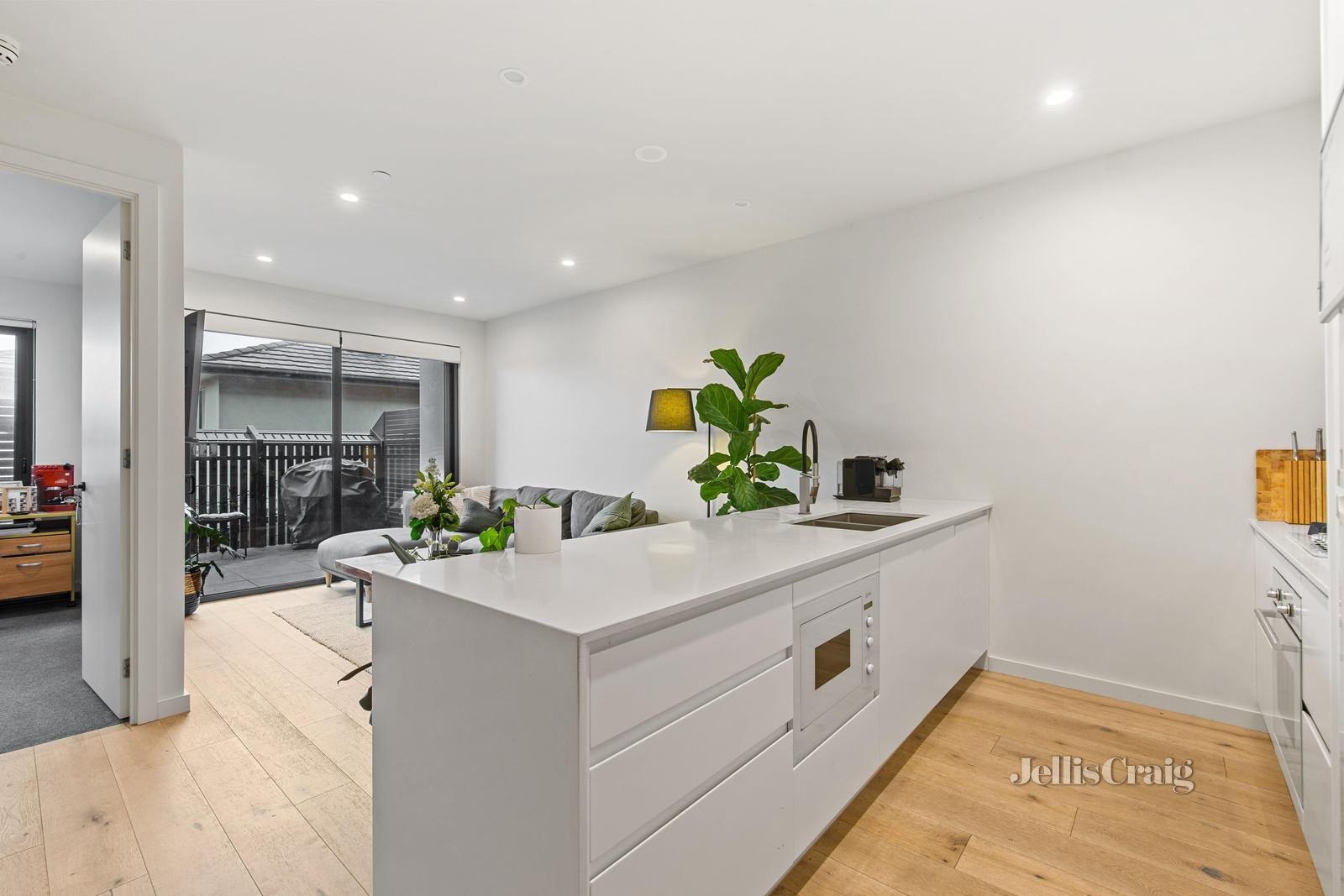 107/39 Nicholson Street, Bentleigh image 6