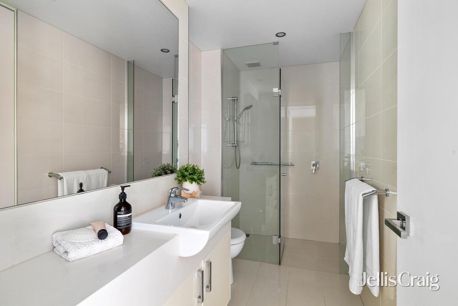 107/428 Tooronga Road, Hawthorn&nbsp;East image 8