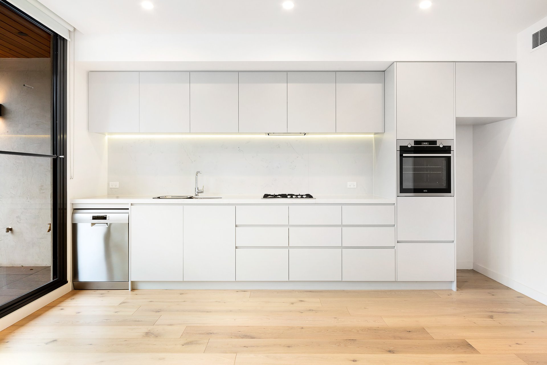 Property Gallery Thumbnail 3