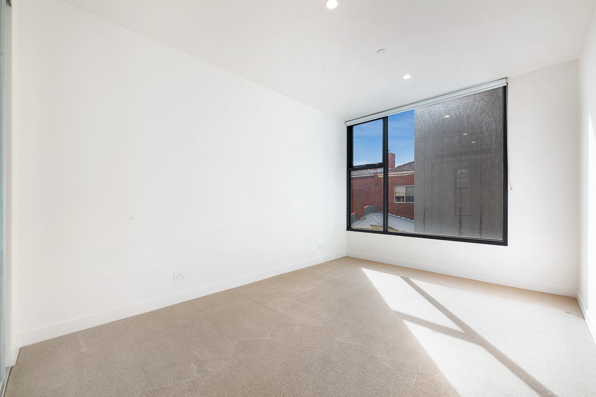 Property Gallery Thumbnail 6