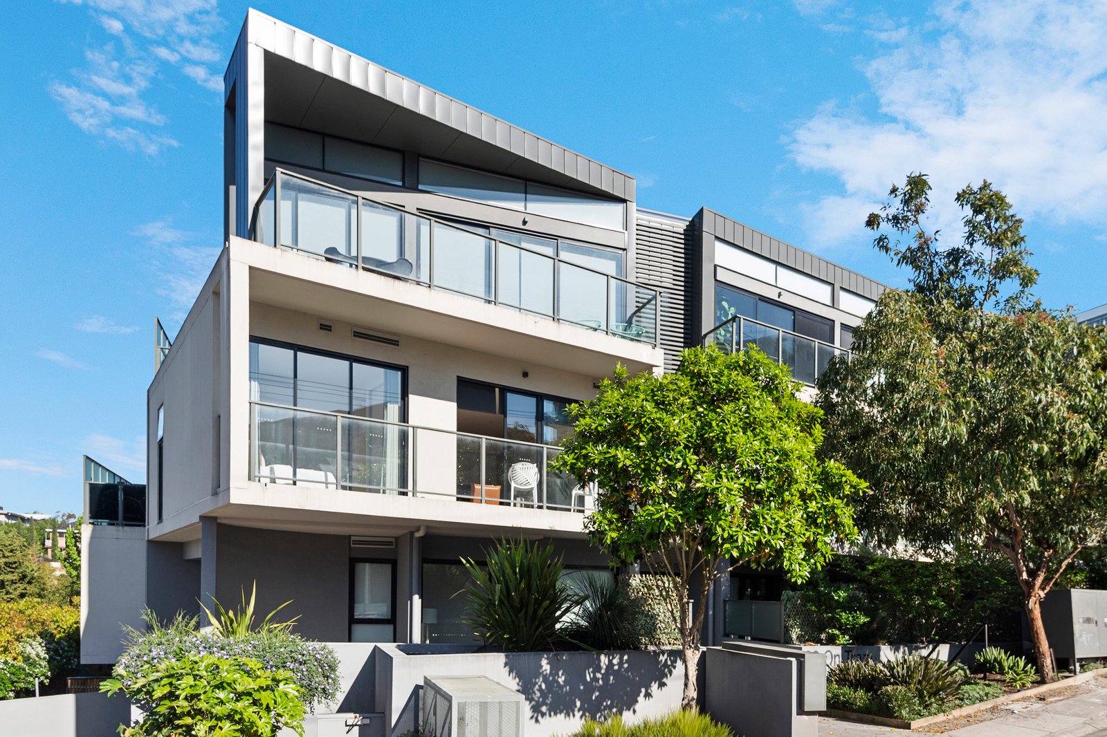 107/83 Tram Road