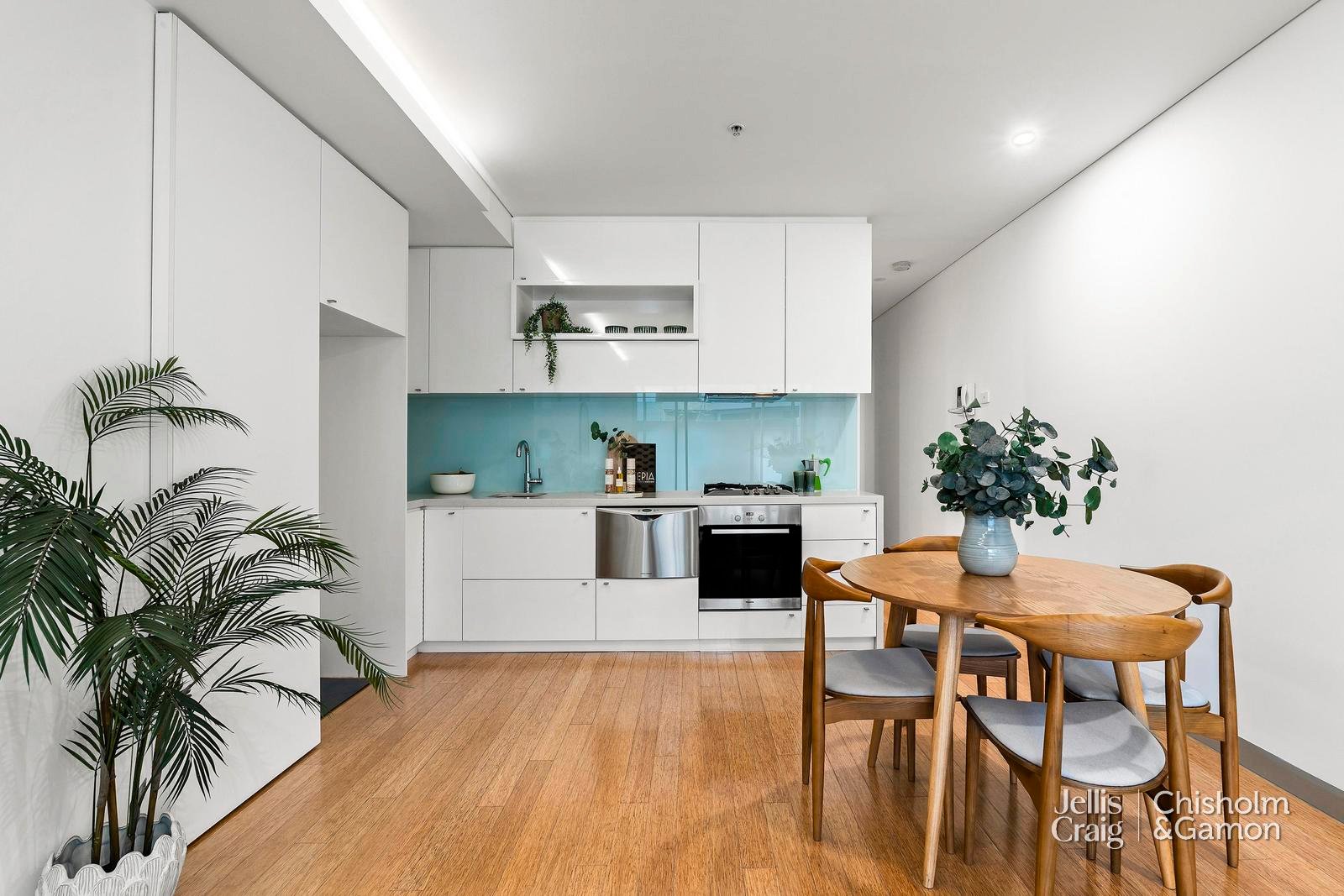 107/96 Ormond Road, Elwood image 9
