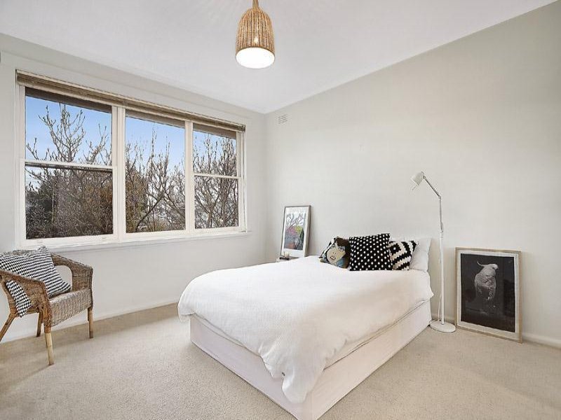 10/8 Hill Street, Hawthorn image 2