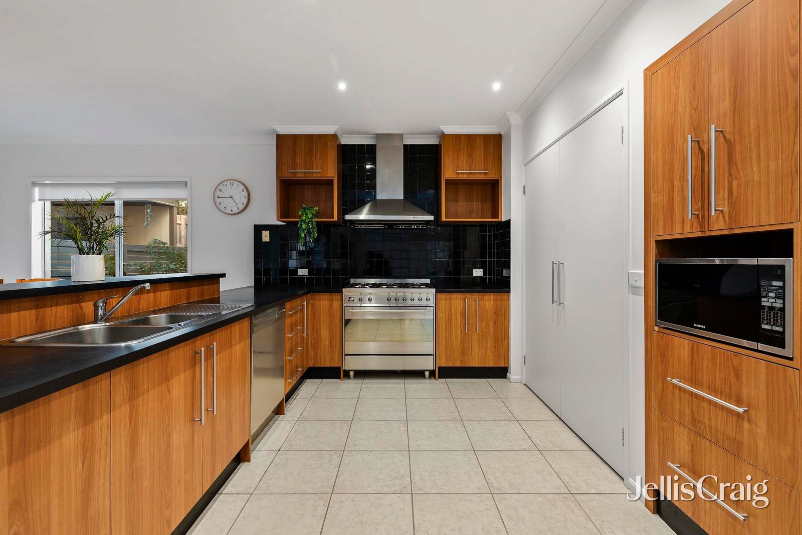 108 Summerfield Drive, Mornington image 3