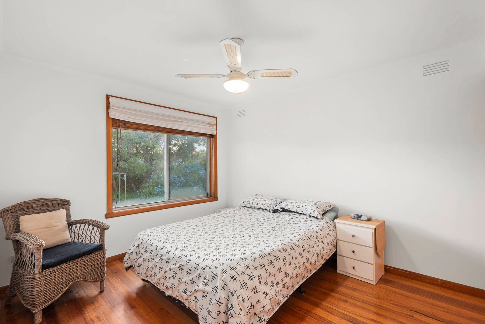 Property Gallery Thumbnail 6