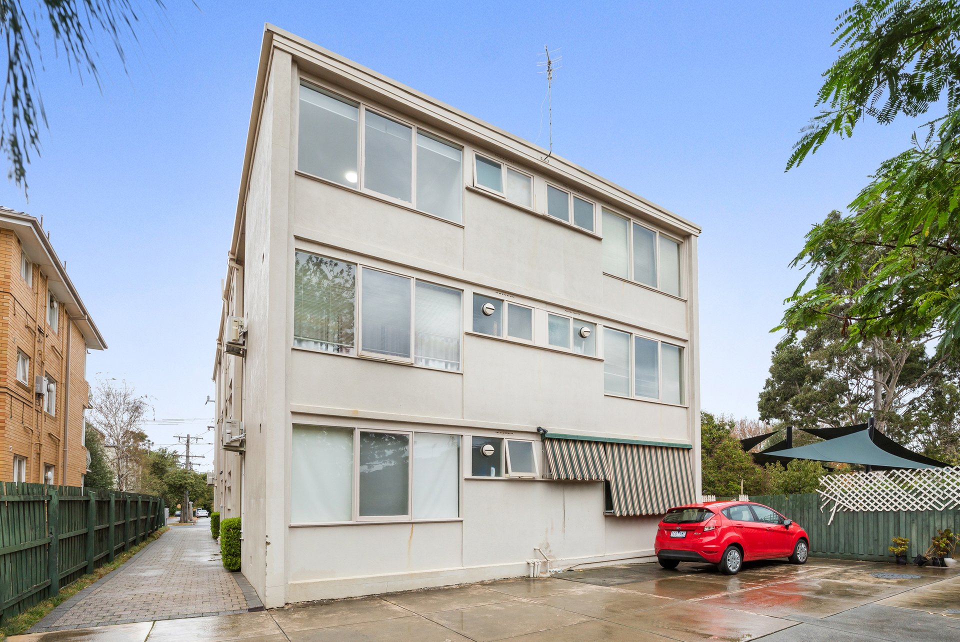 10 / 8 Te-Arai Avenue ST KILDA EAST
