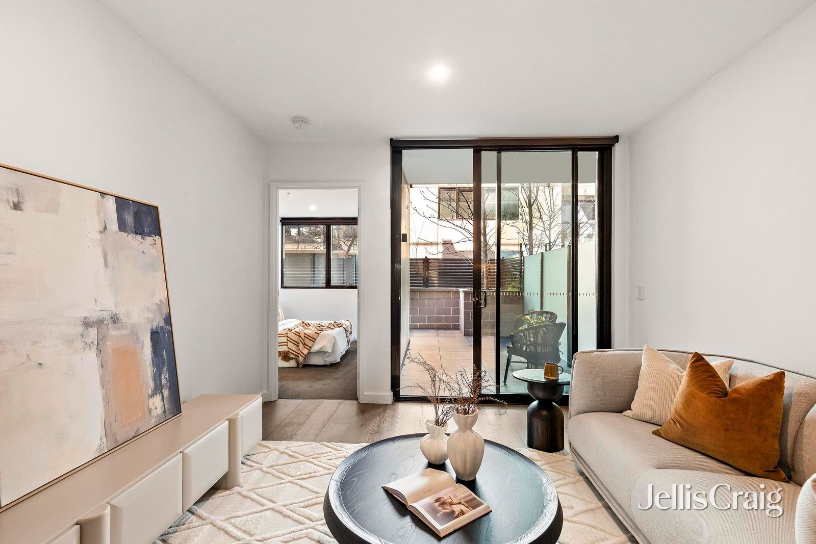 10/82 Bulla Road, Strathmore image 3