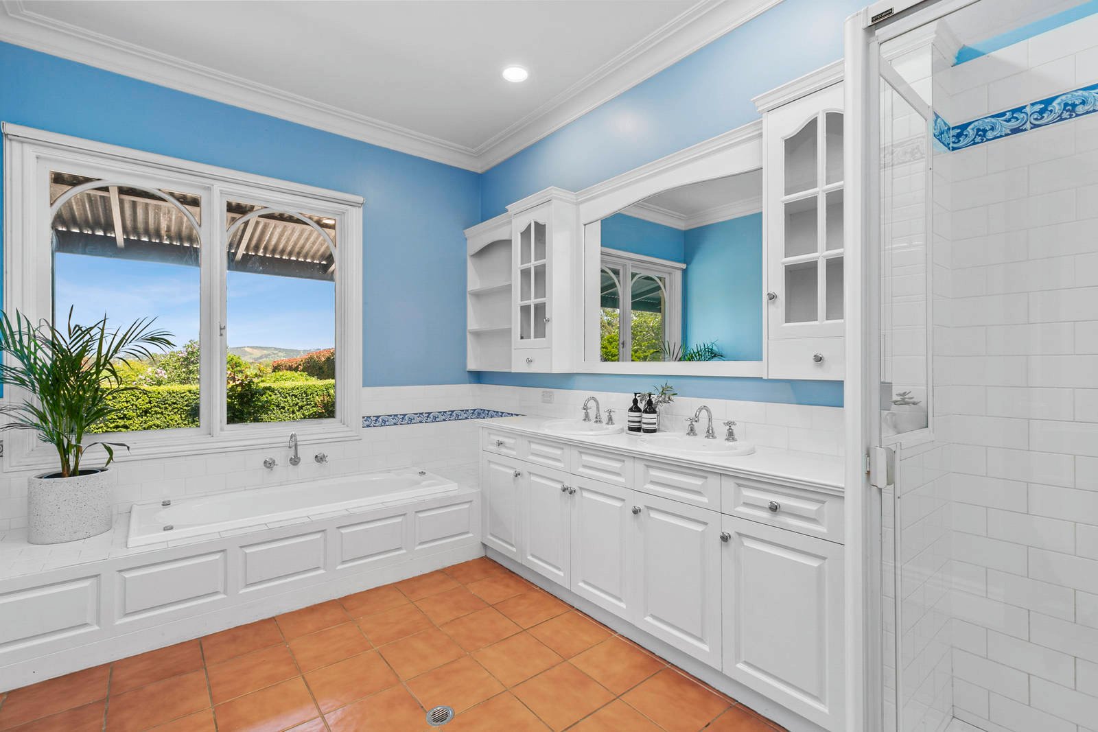 Property Gallery Thumbnail 12