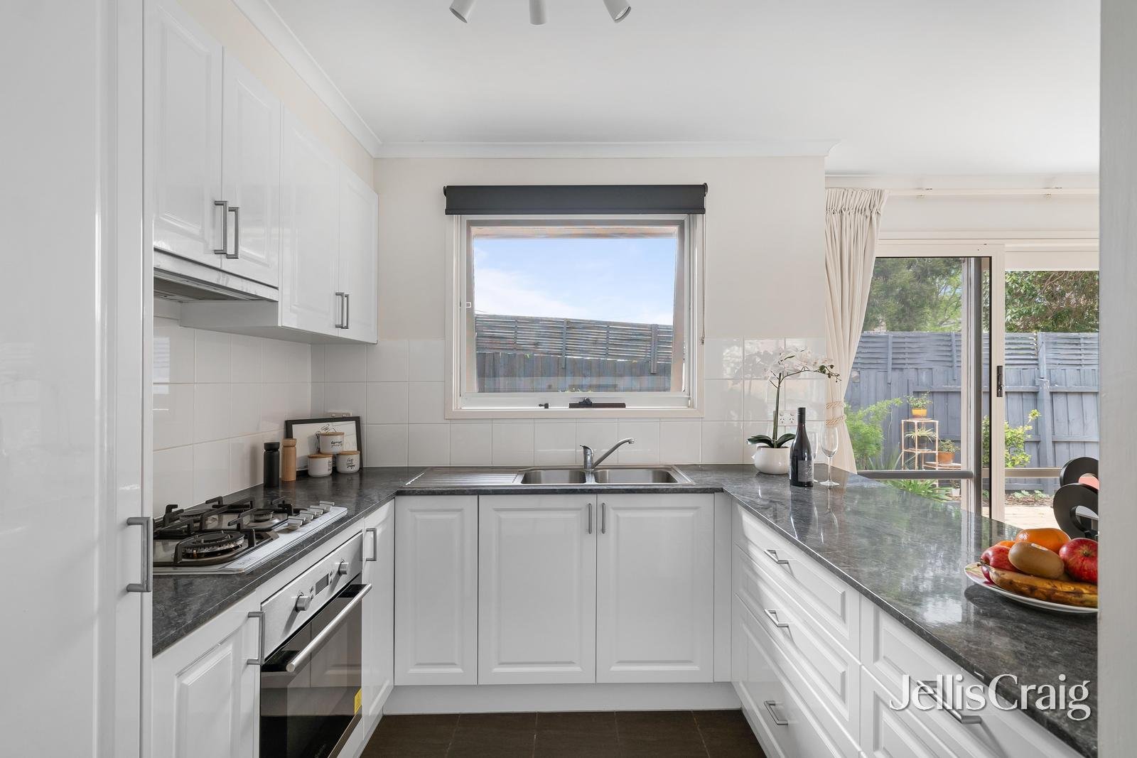 10/82 Wilson Street, Cheltenham image 5