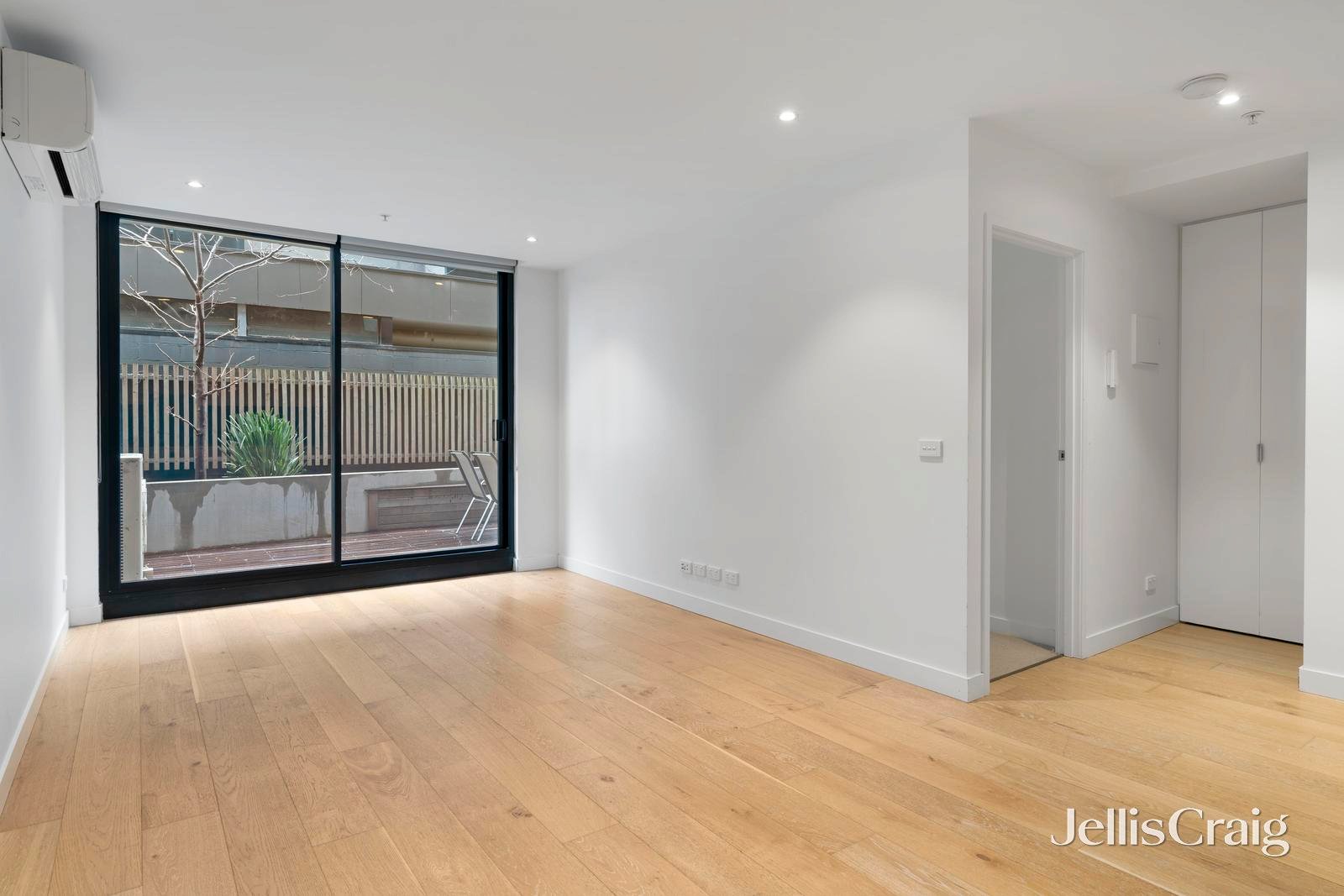 108/20 Queen Street, Blackburn image 2
