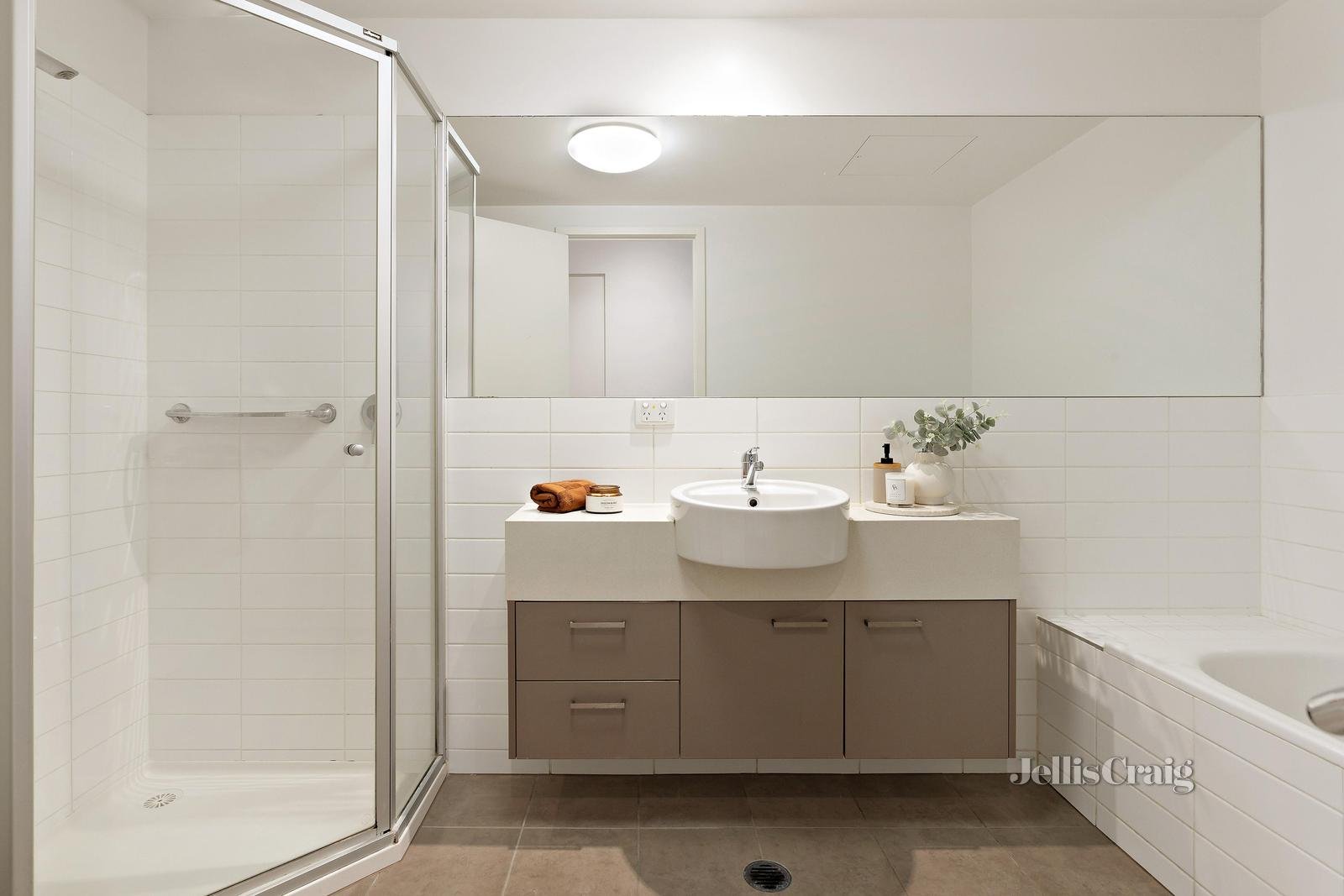 108/493 Victoria Street, West Melbourne image 6