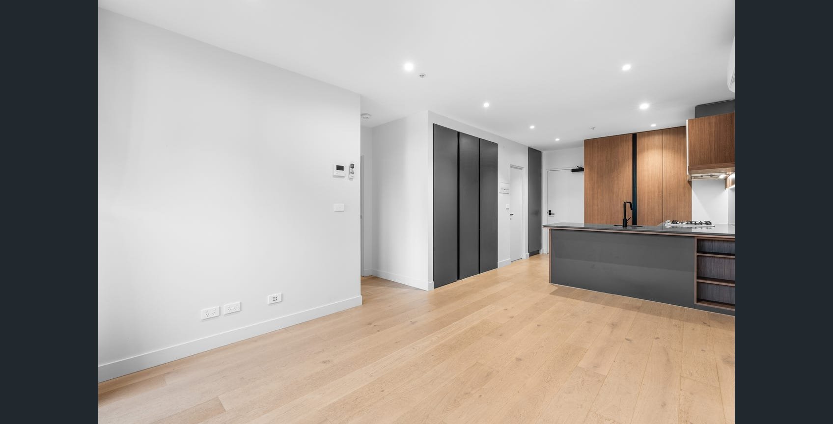 108/692 Whitehorse Road, Mont&nbsp;Albert image 2