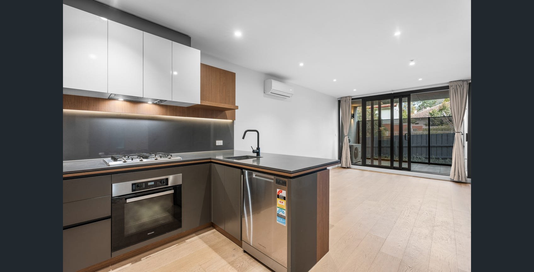 108/692 Whitehorse Road, Mont&nbsp;Albert image 3