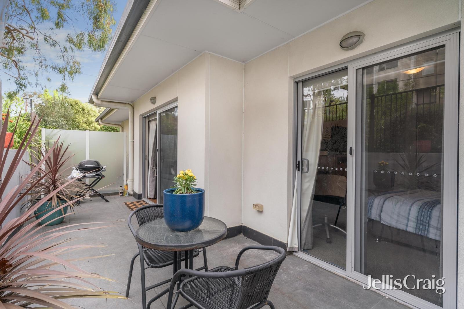 10/881 Doncaster Road, Doncaster East image 6