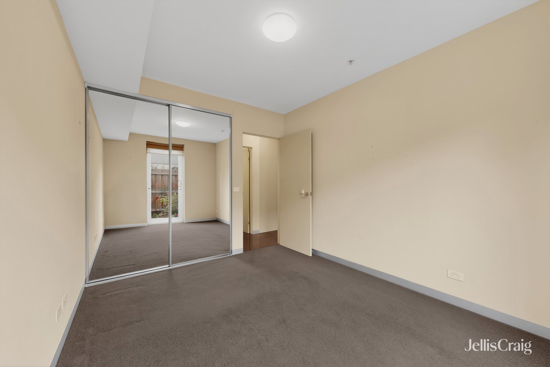 108/9 Morton Avenue, Carnegie image 2
