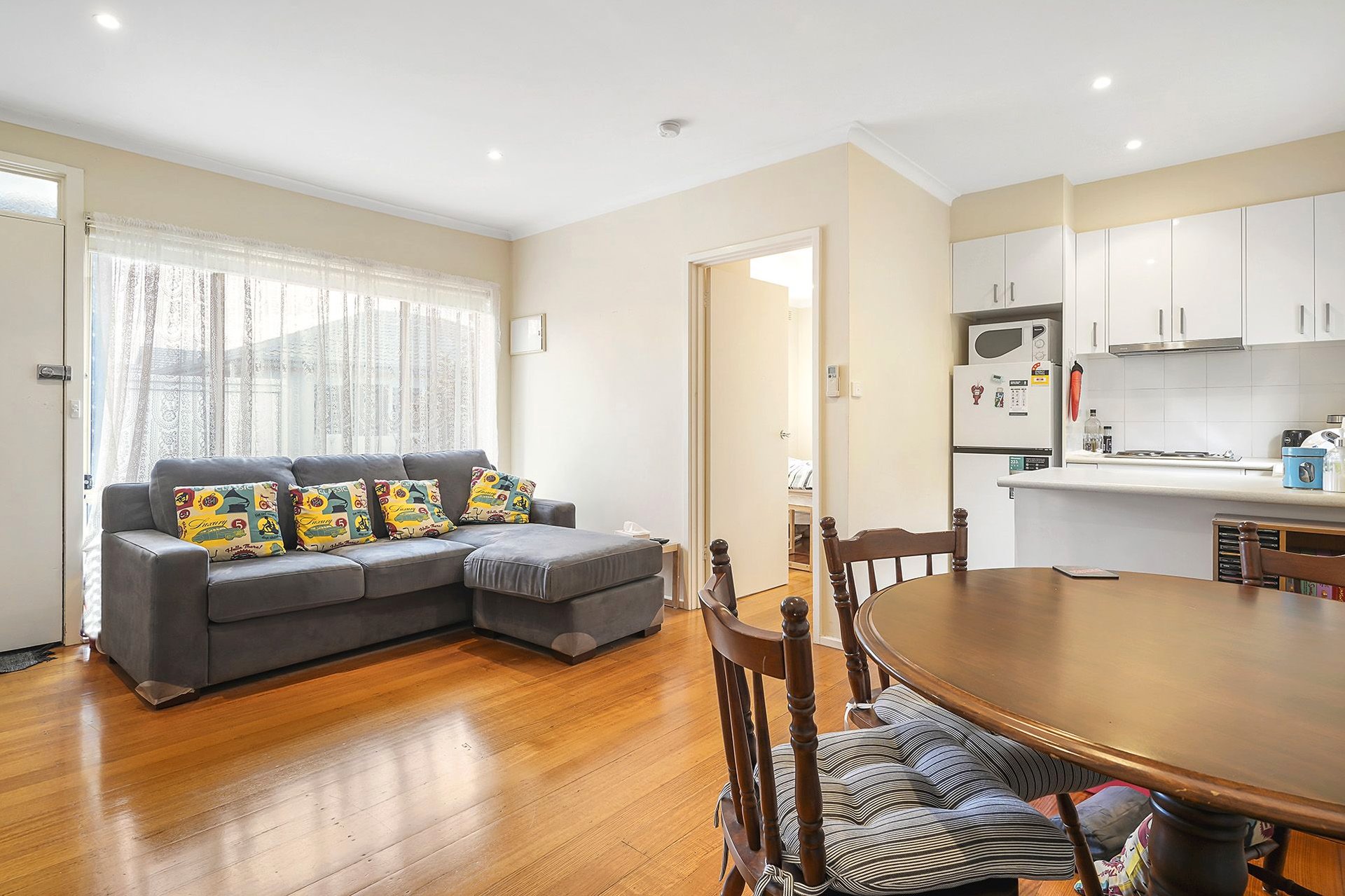 10/9 Barry Street, Mentone image 2