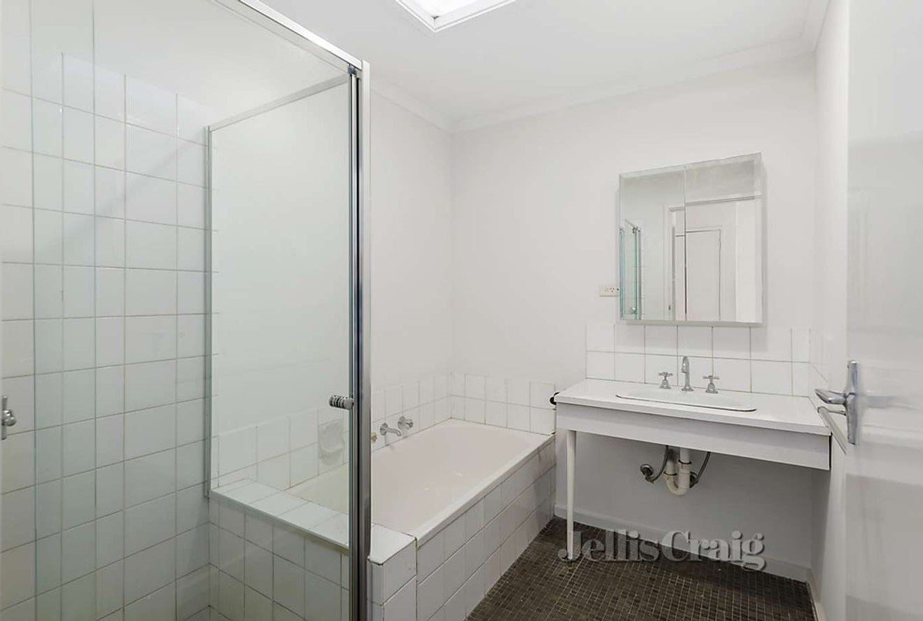 10/9 Coorigil Road, Carnegie image 4