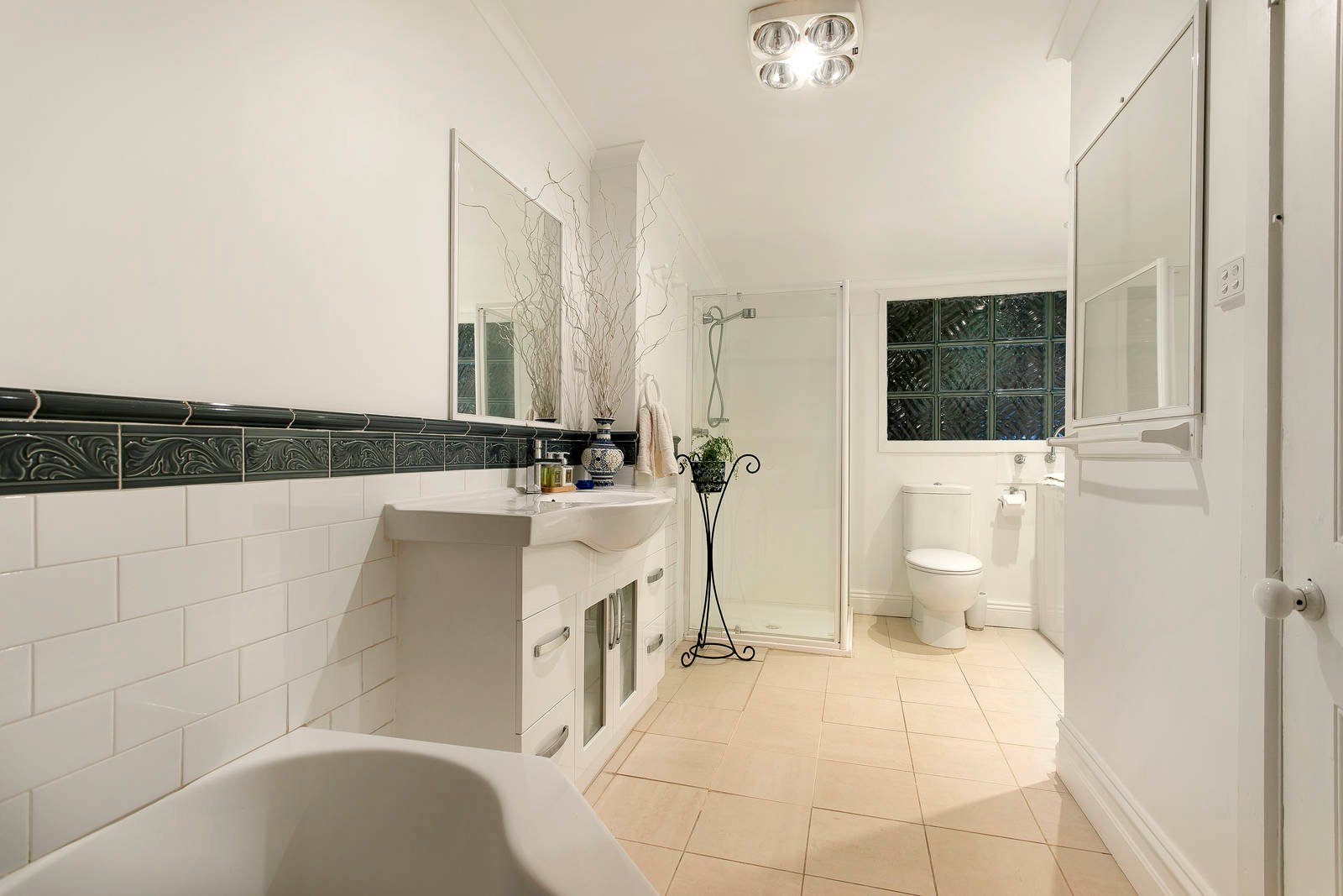 Property Gallery Thumbnail 7