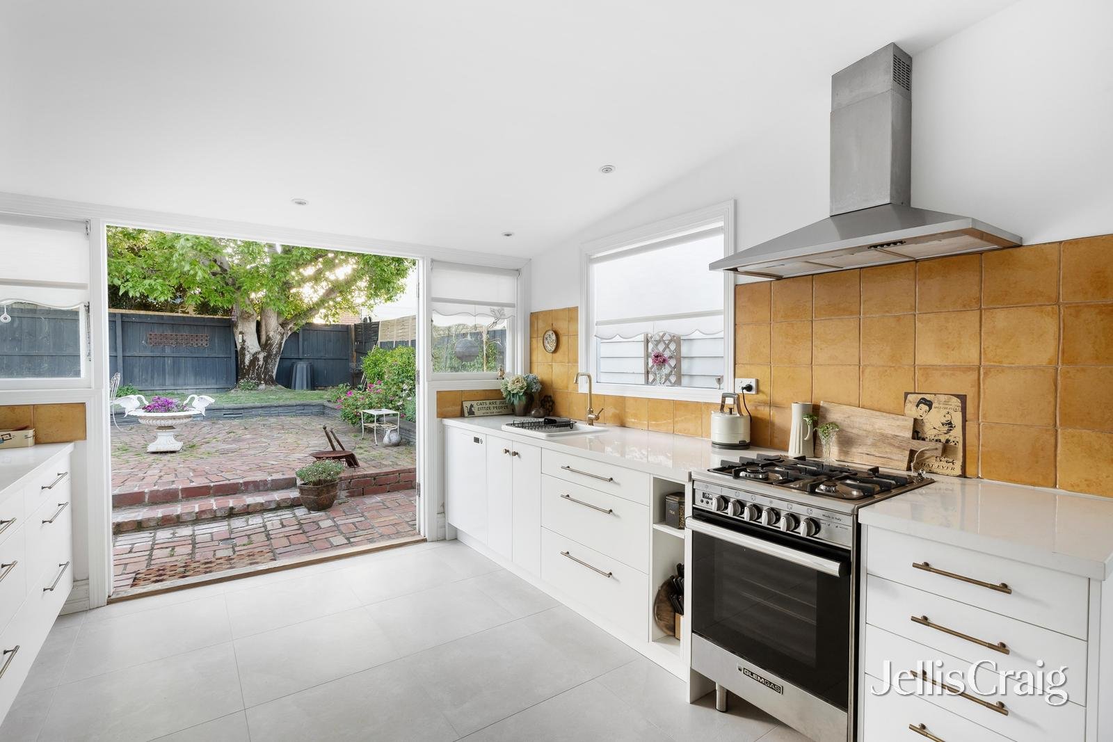 109 Tooronga Road, Glen Iris image 3