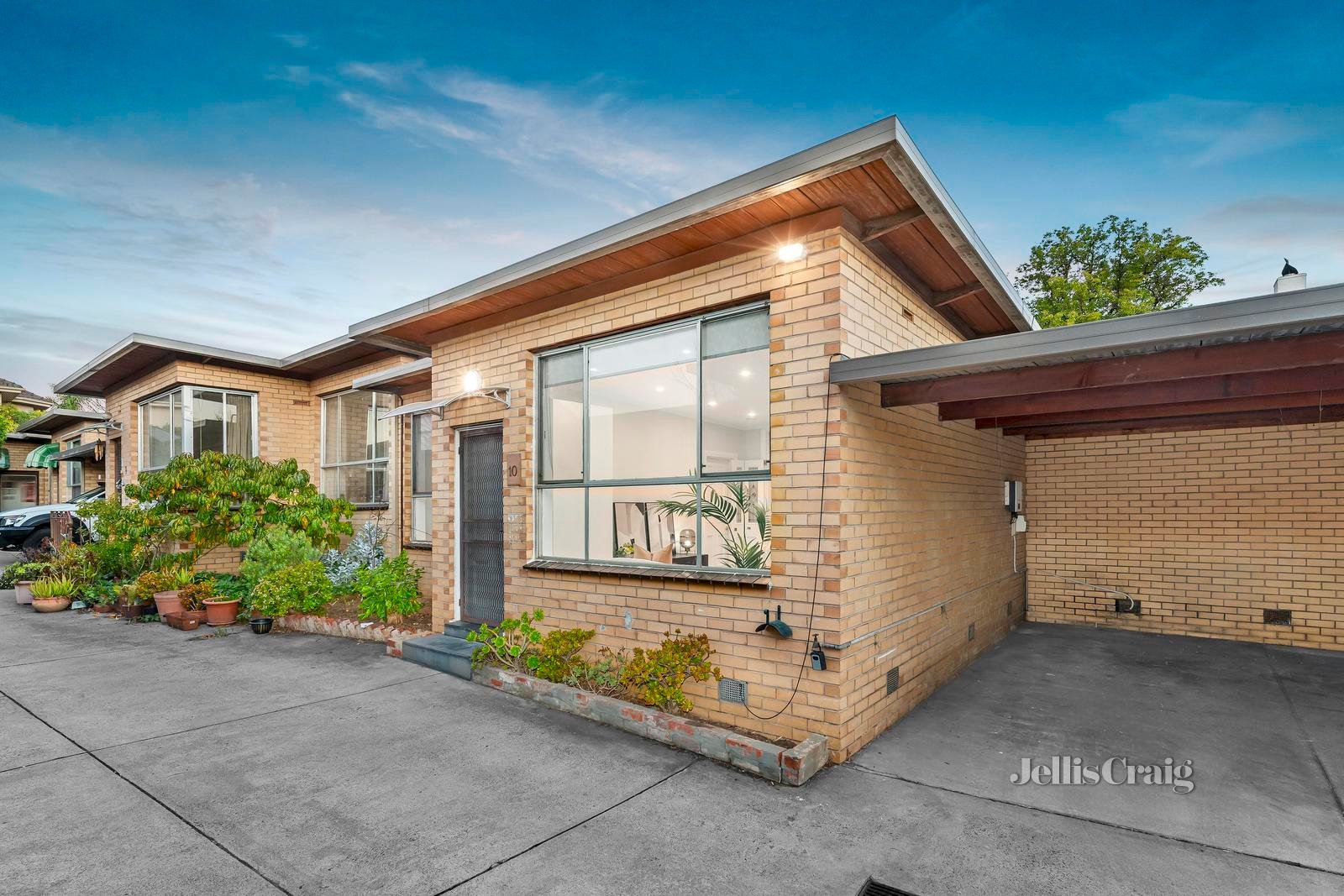 10/906-906A Glenferrie Road, Kew image 2