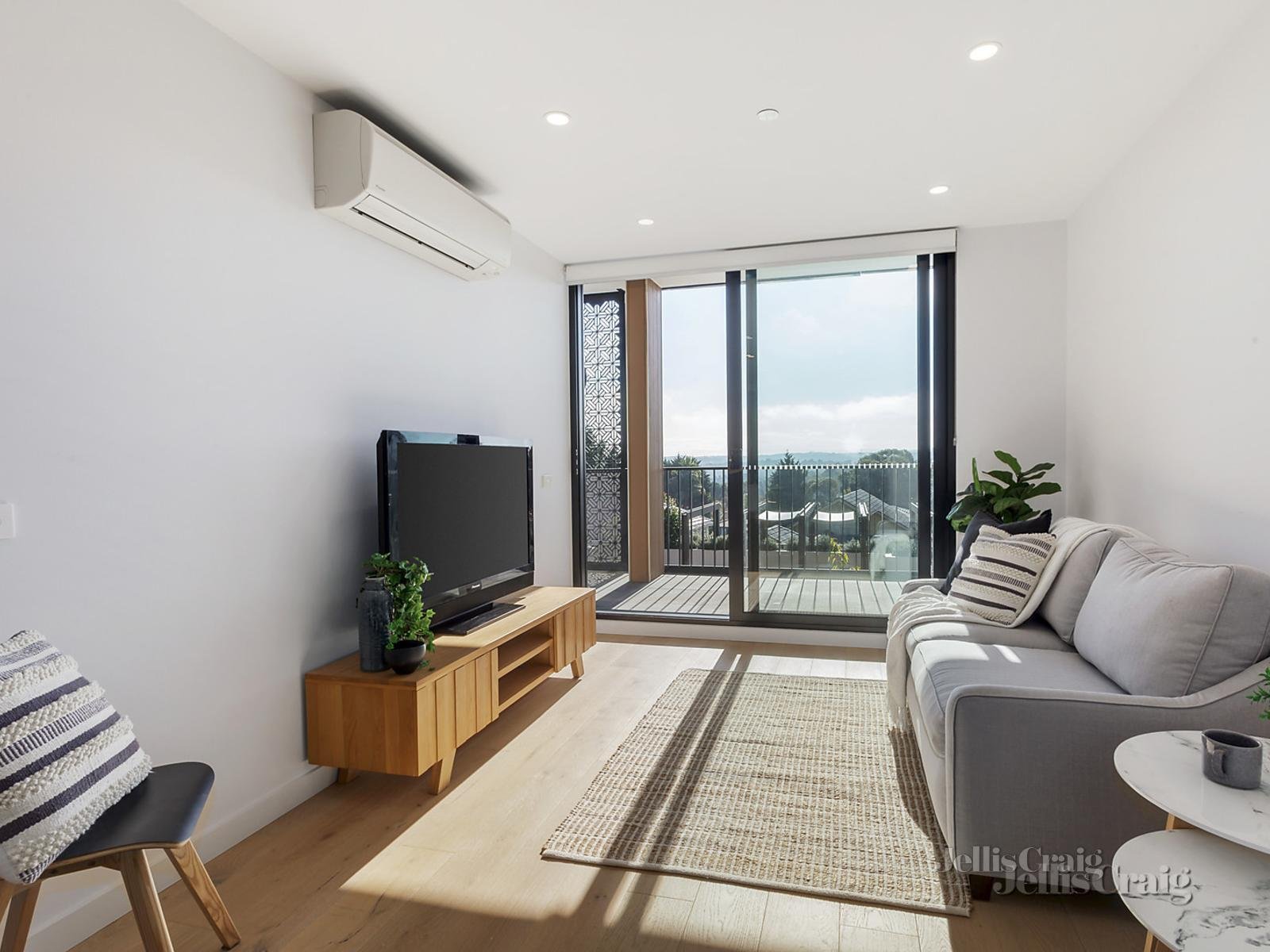 109/1 Red Hill Terrace, Doncaster East image 3
