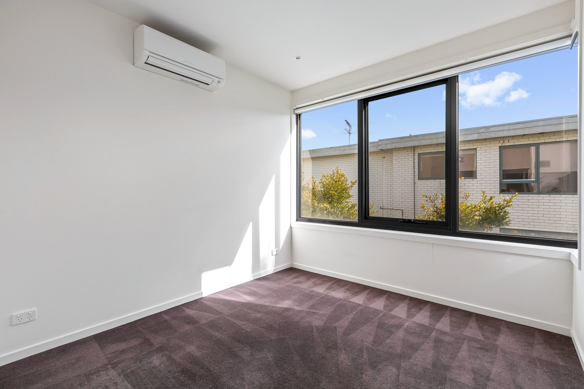 Property Gallery Thumbnail 4