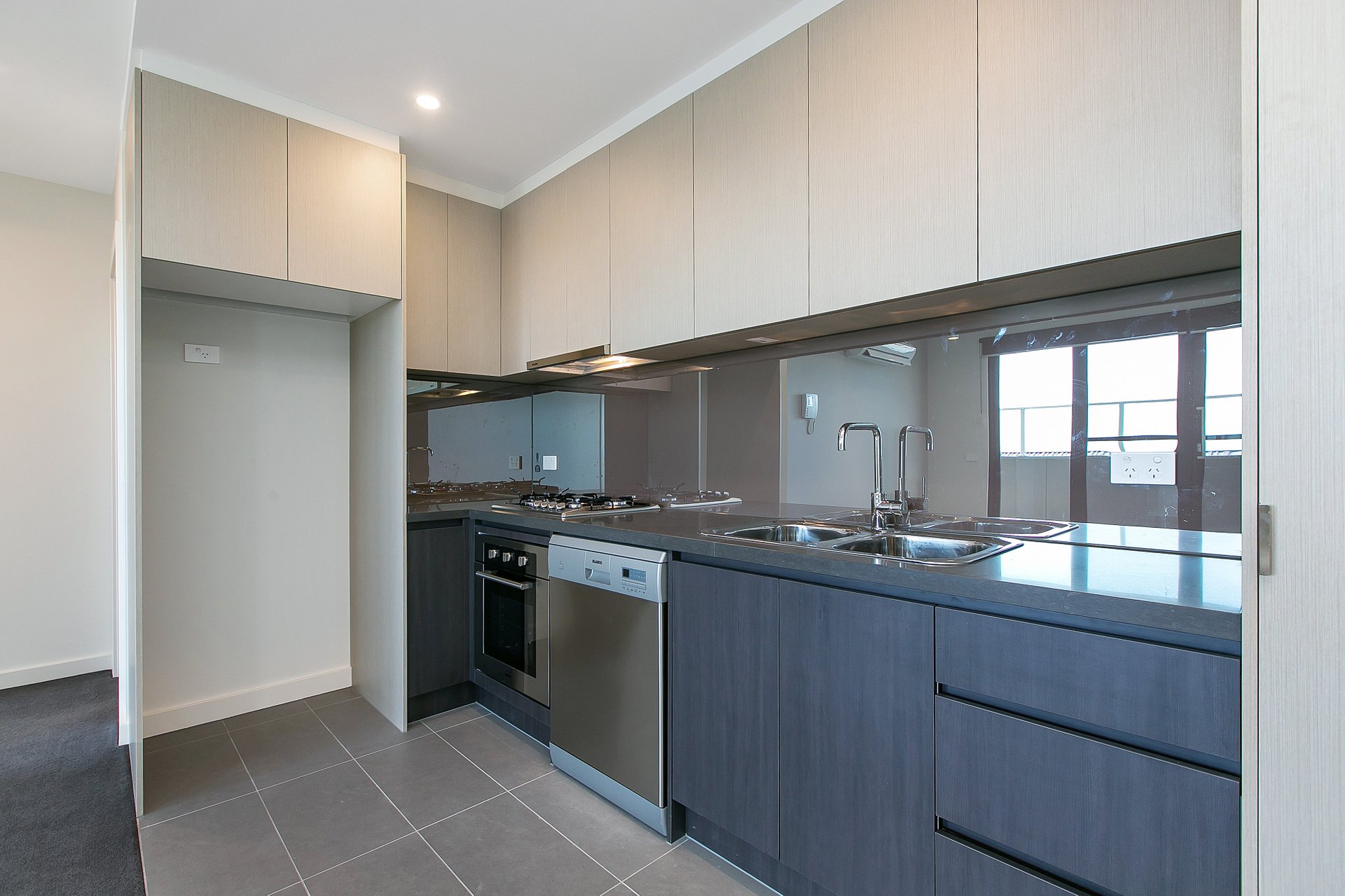 109/144 Collins Street, Mentone image 3