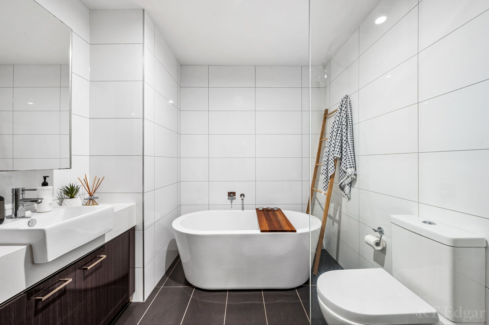 Property Gallery Thumbnail 9