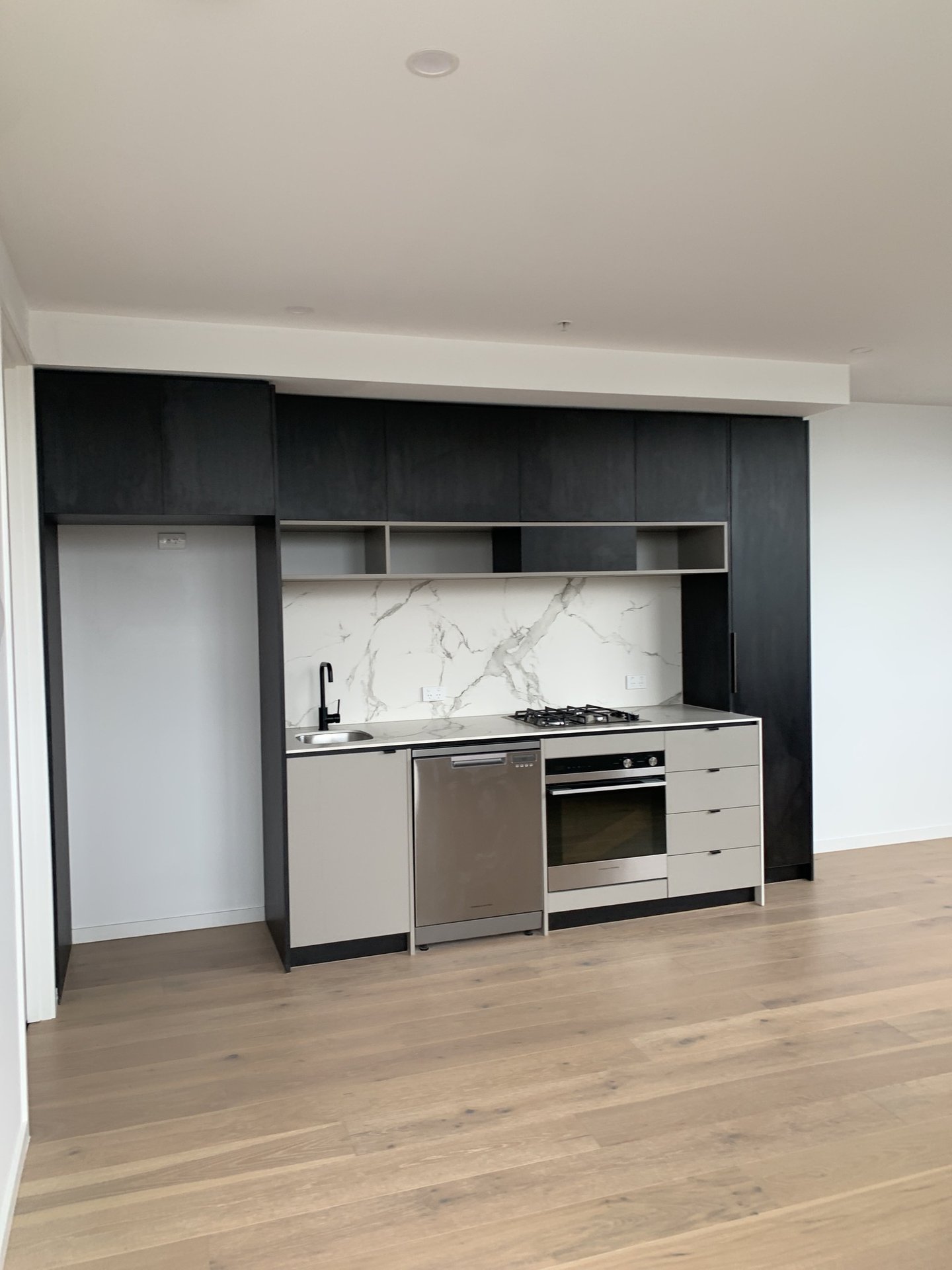 109/202 Surrey Road, Blackburn image 3