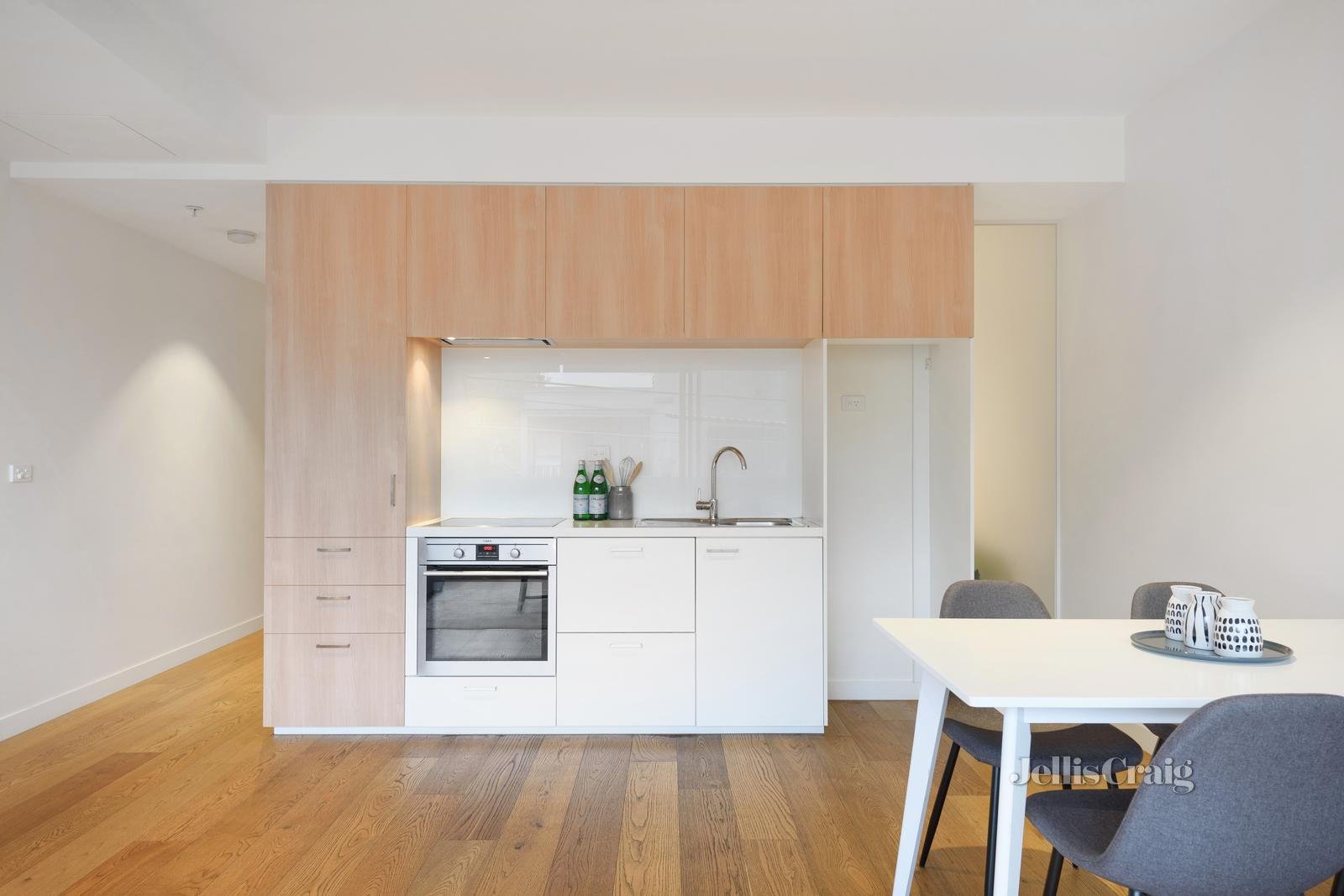 109/253 Waverley Road, Malvern East image 2