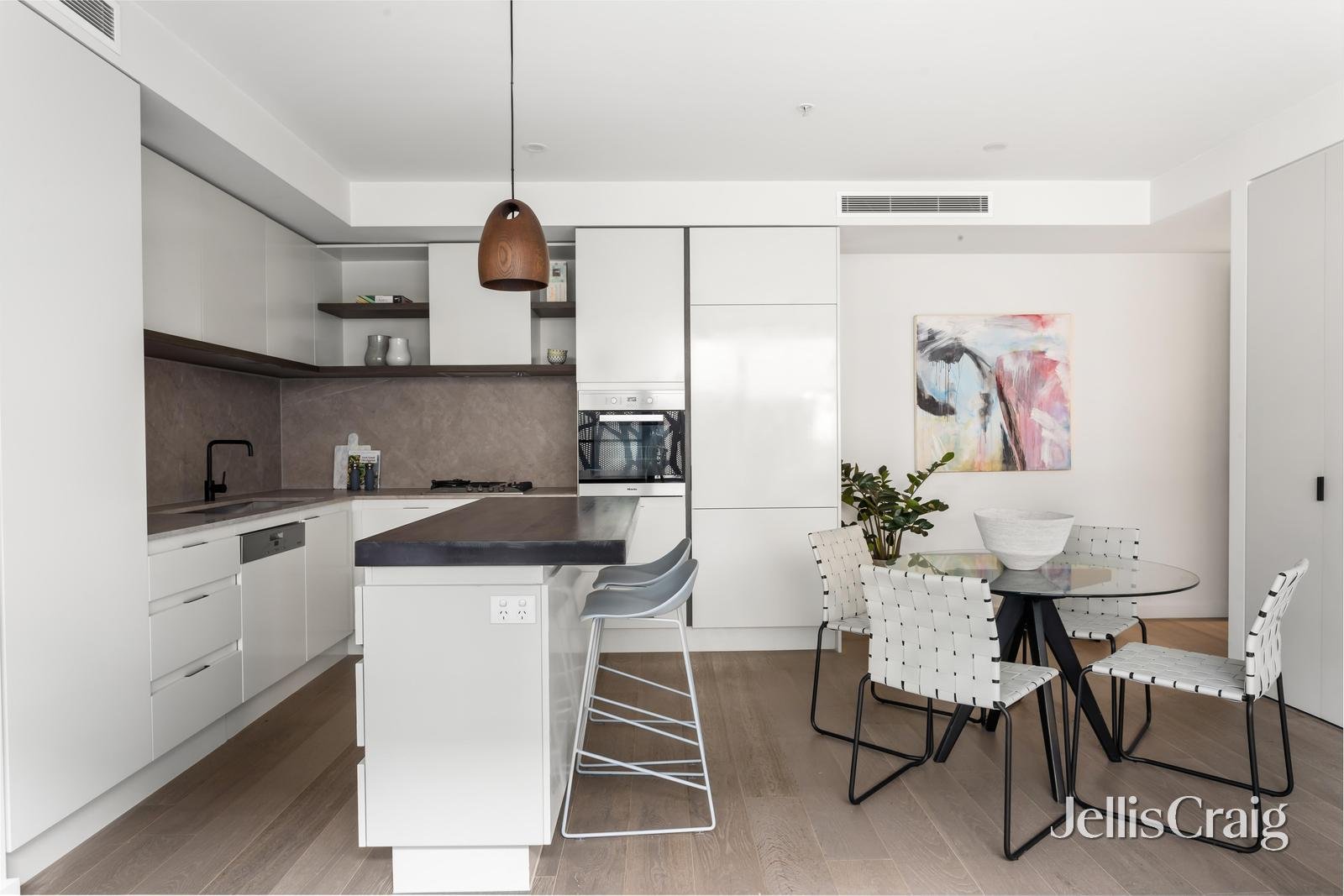 109/26 Warleigh Grove, Brighton image 4