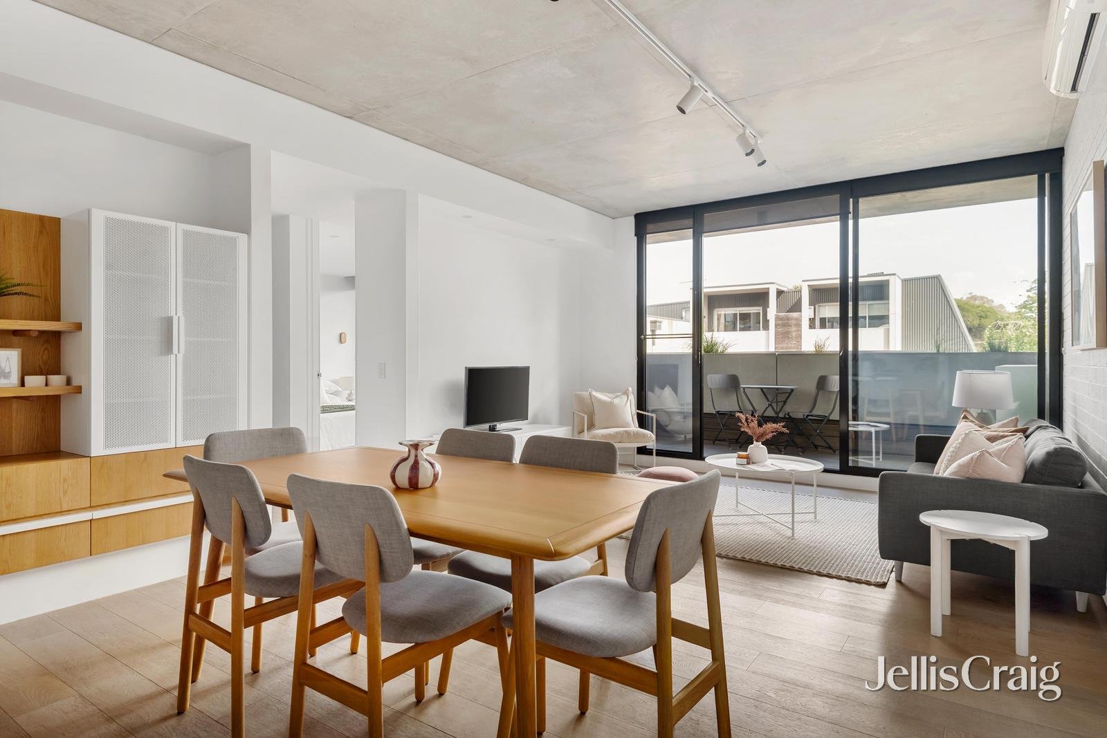 109/8 Luton Lane, Hawthorn image 2