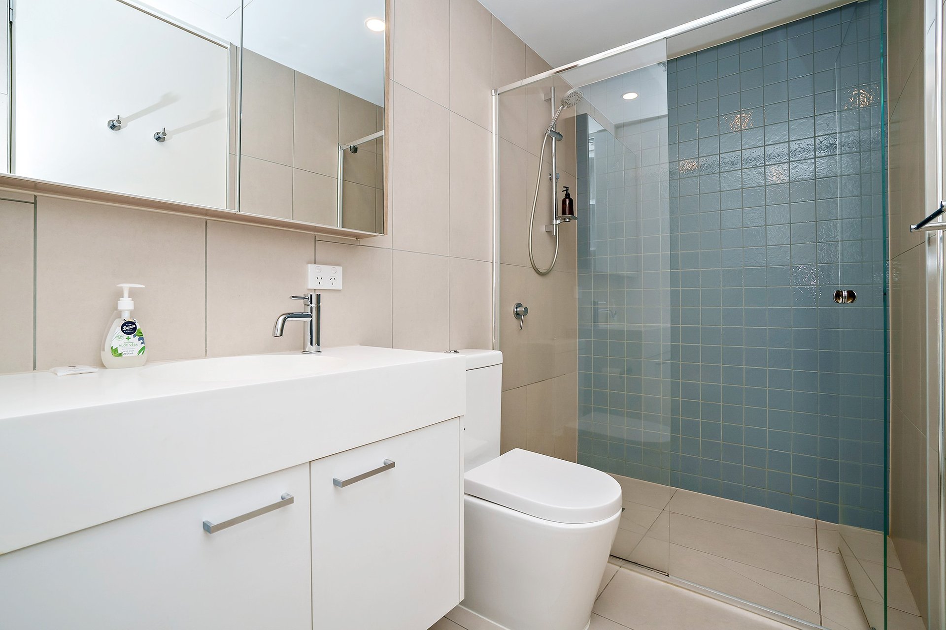 Property Gallery Thumbnail 6