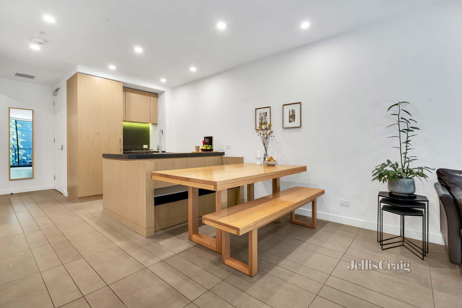 109/89 Roden Street, West Melbourne image 3