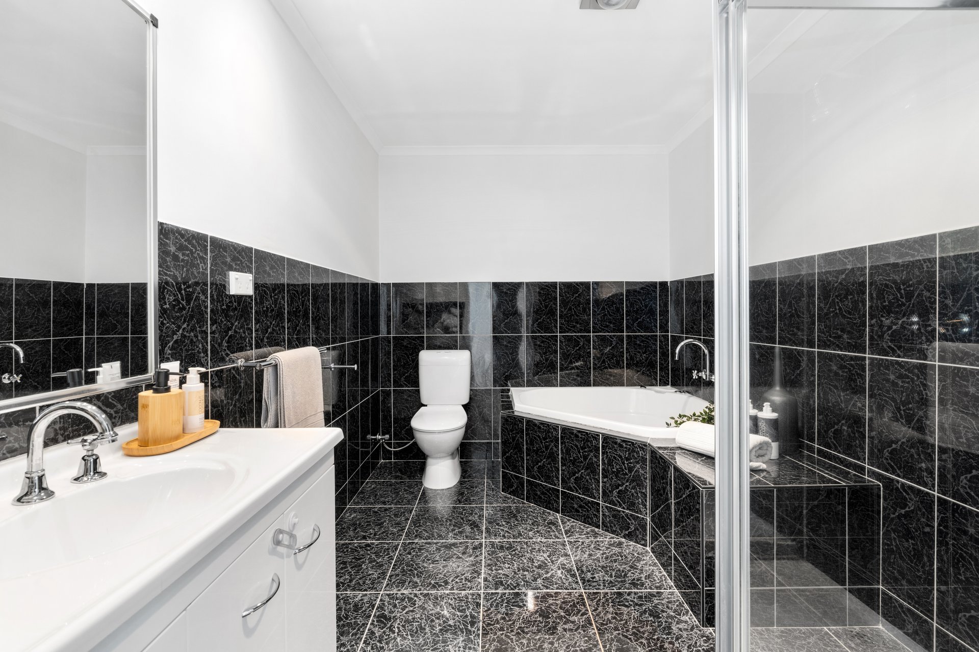 Property Gallery Thumbnail 9