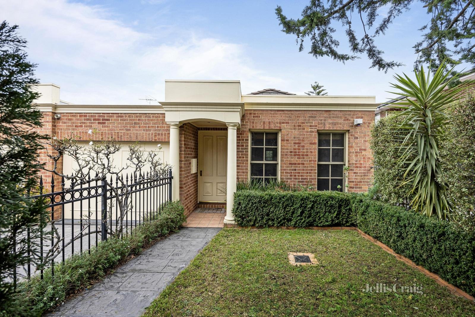 10A Ashby Court, Balwyn North image 1