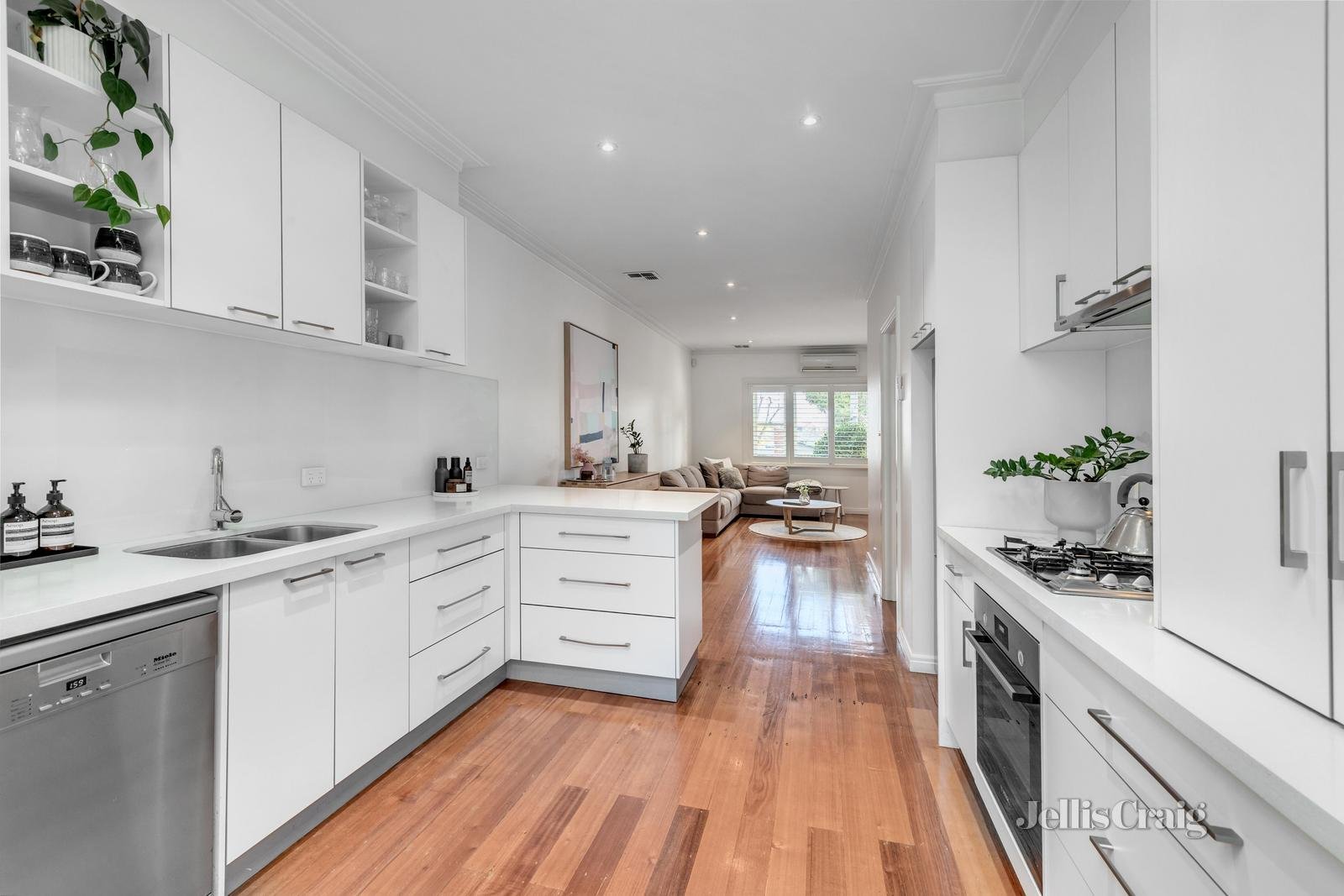 10A Chestnut Street, Surrey Hills image 5