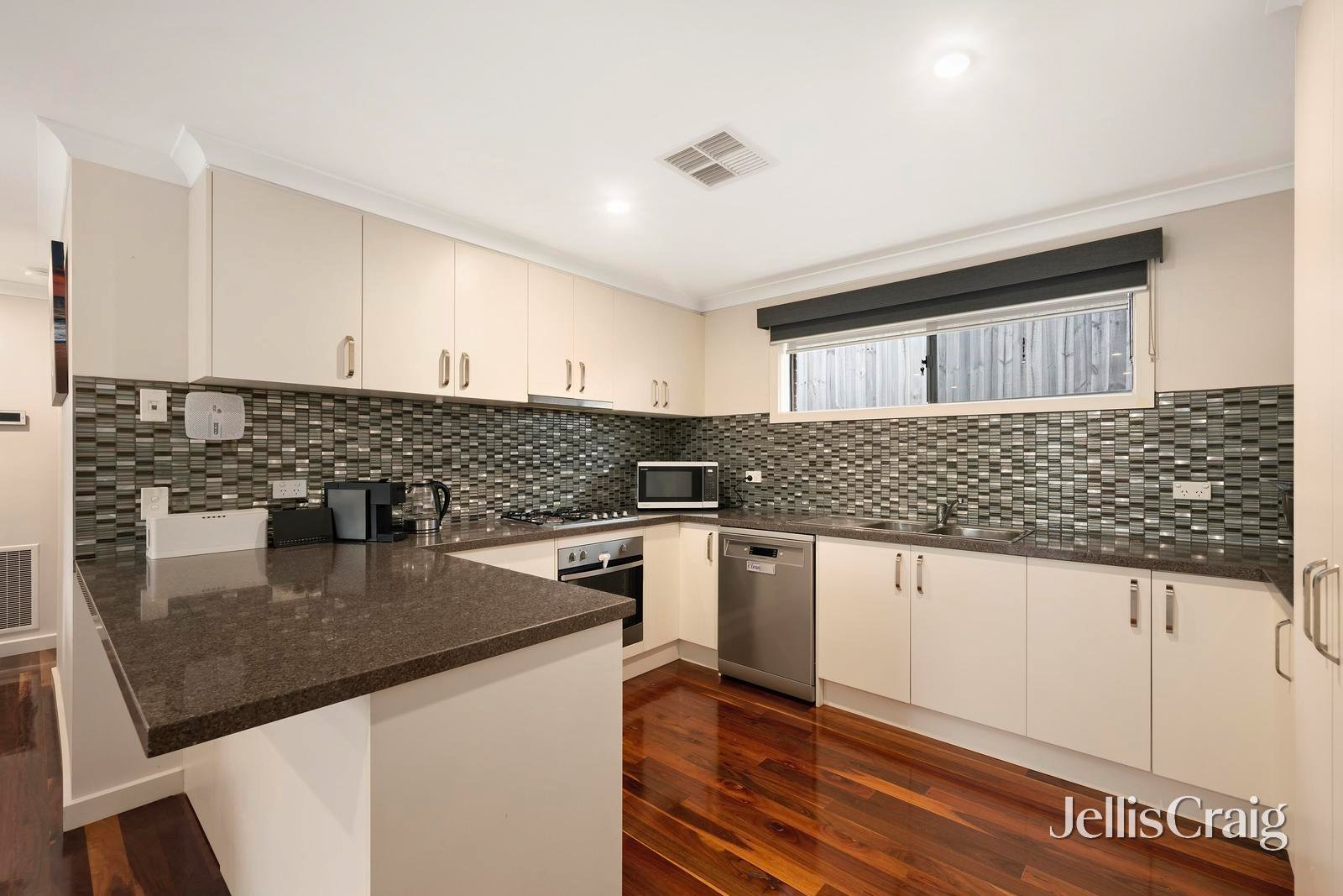 10A Chirnside Drive, Chirnside&nbsp;Park image 2