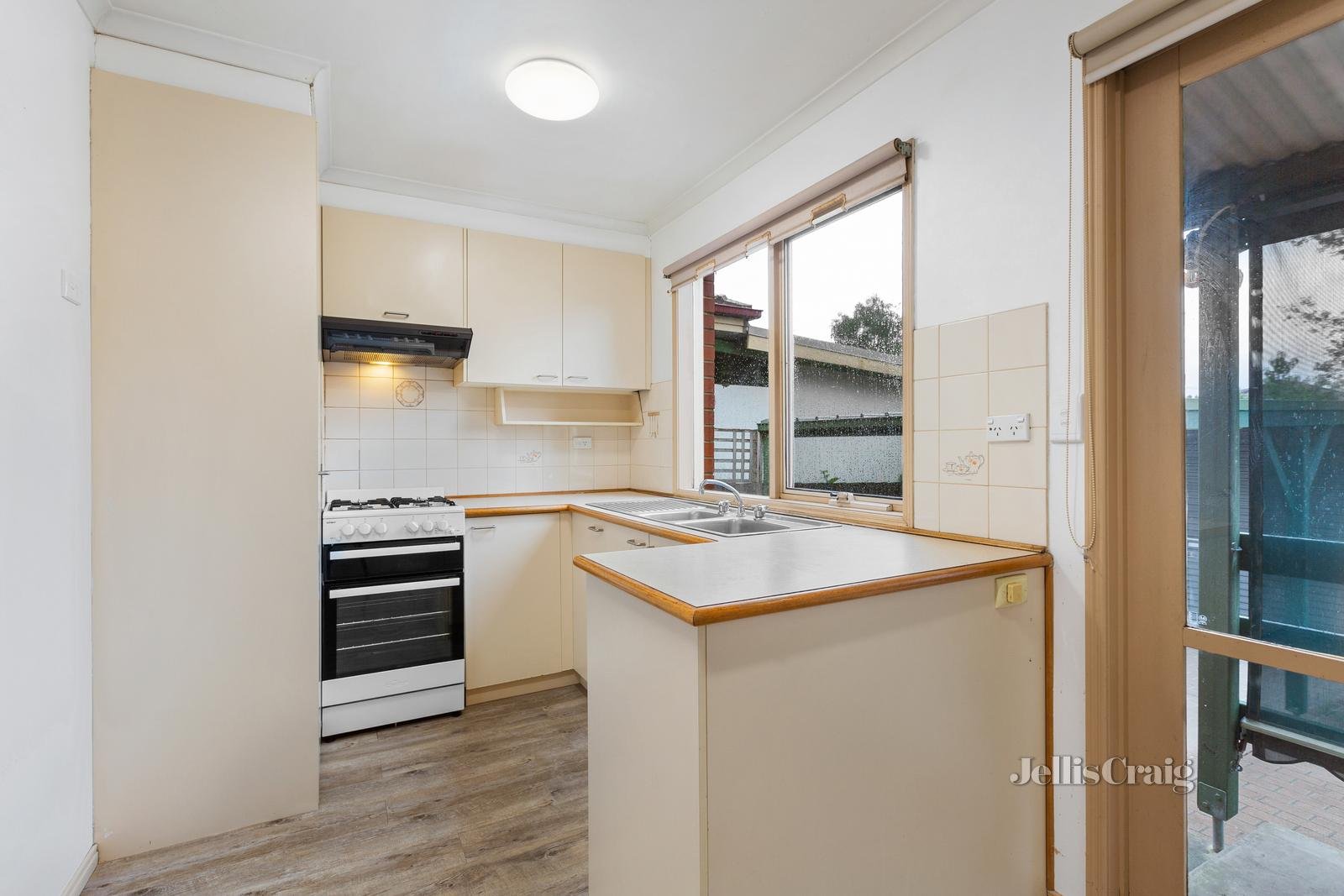 10A Edward Street, Mitcham image 3