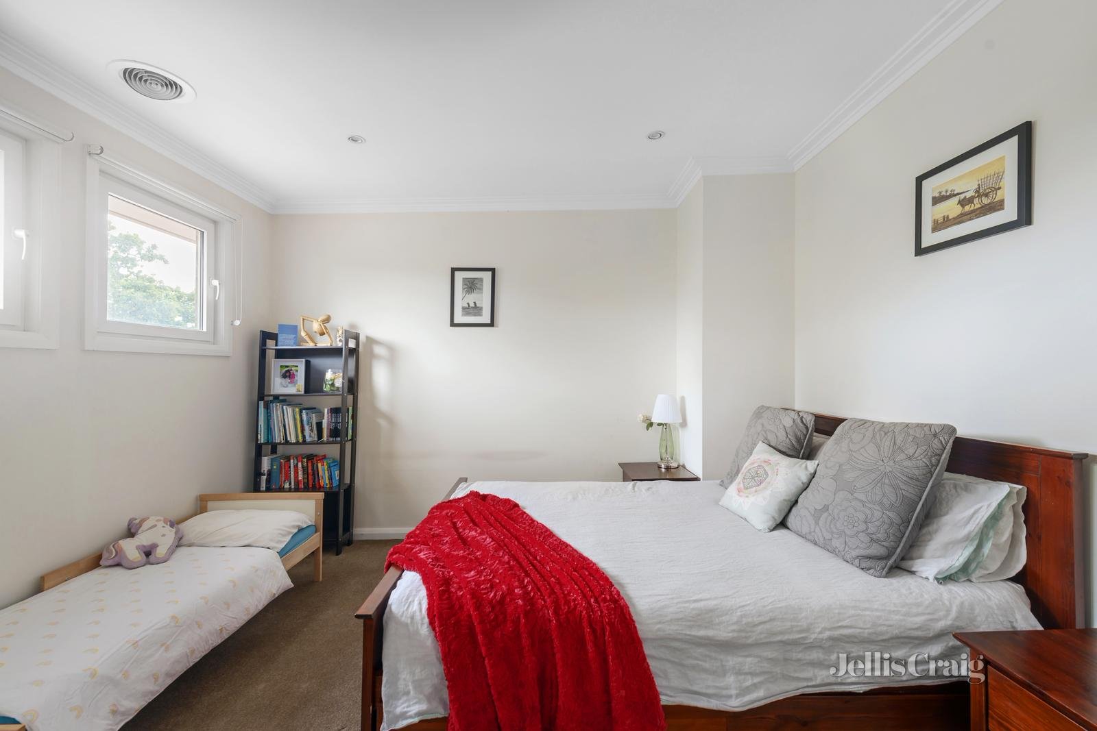 10A Ellison Street, Malvern East image 8