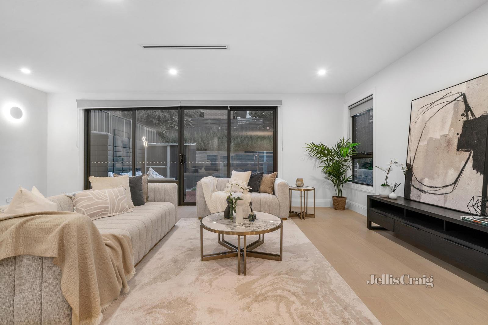 10A Nottingwood Street, Doncaster East image 2