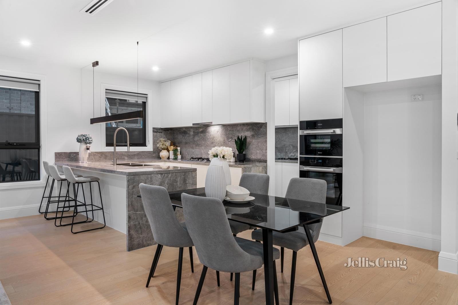 10A Nottingwood Street, Doncaster East image 5
