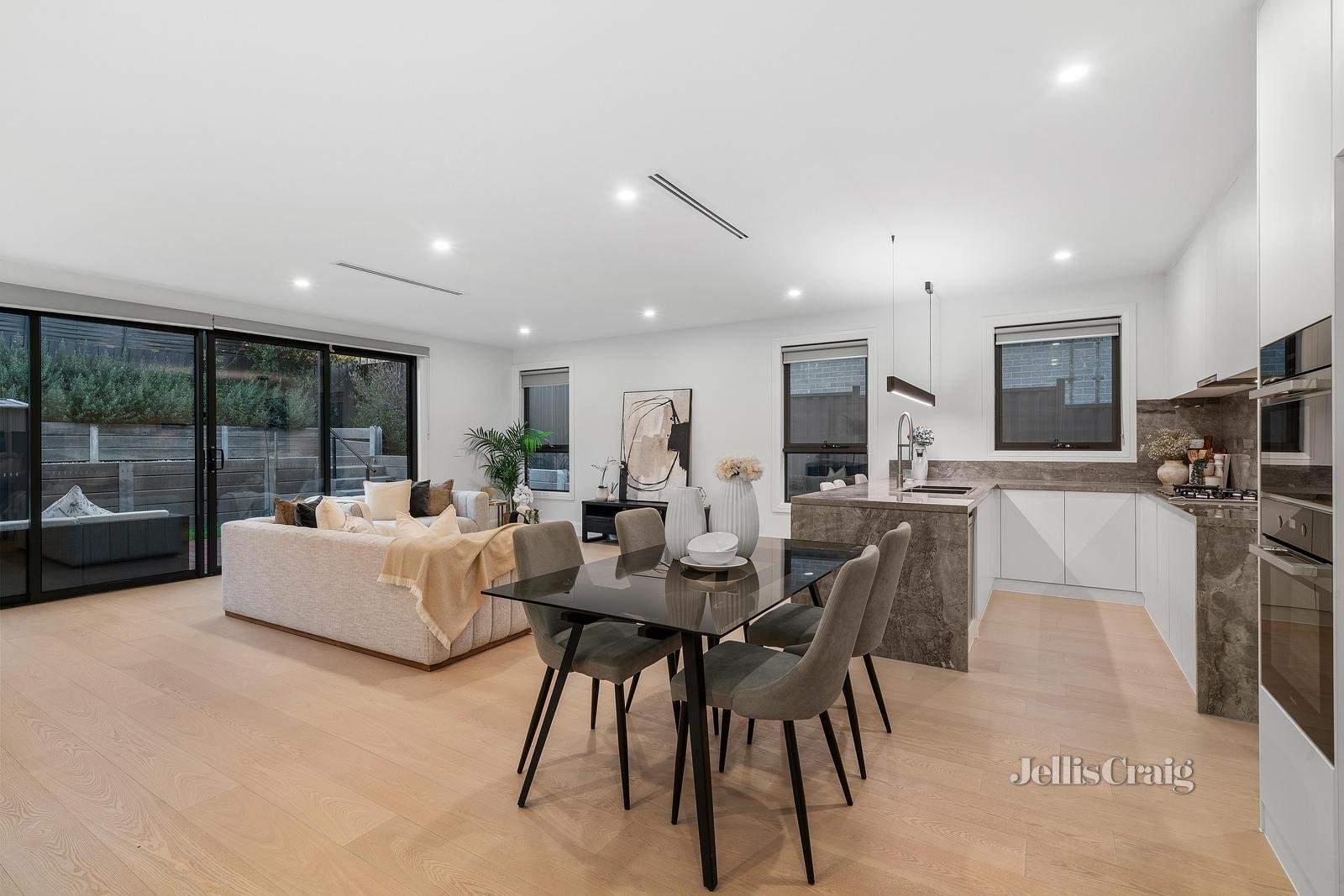10A Nottingwood Street, Doncaster East image 6