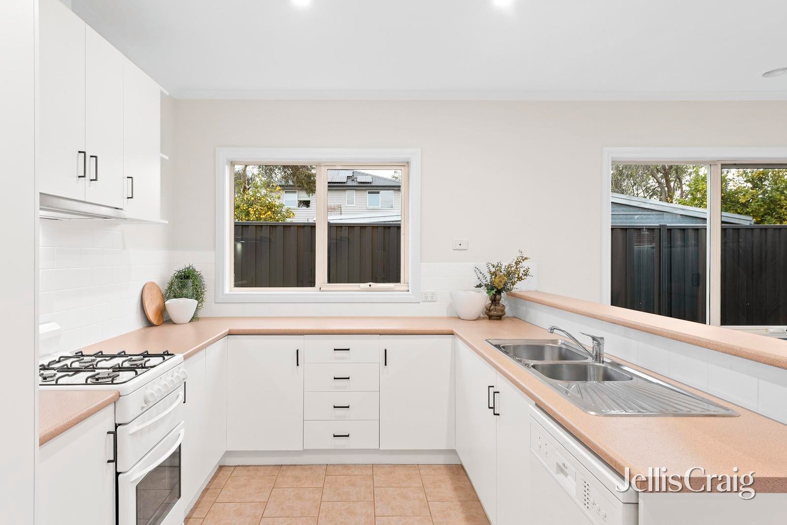 10A Piccadilly Court, Kilsyth image 7