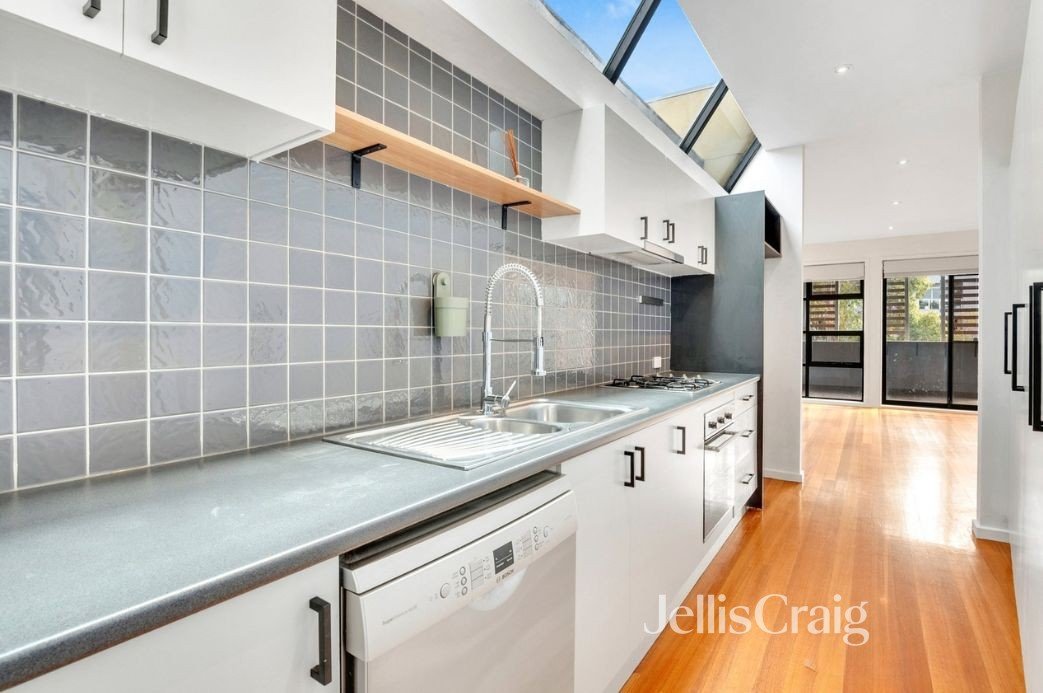 10A Railway Place, Brunswick image 3