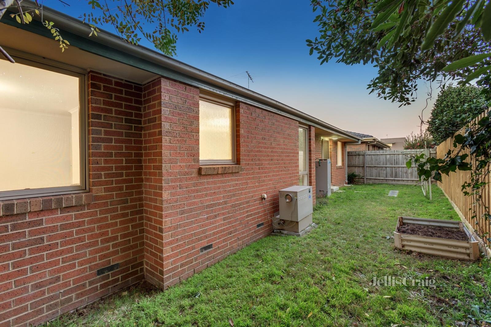 10A Summit Road, Burwood image 11