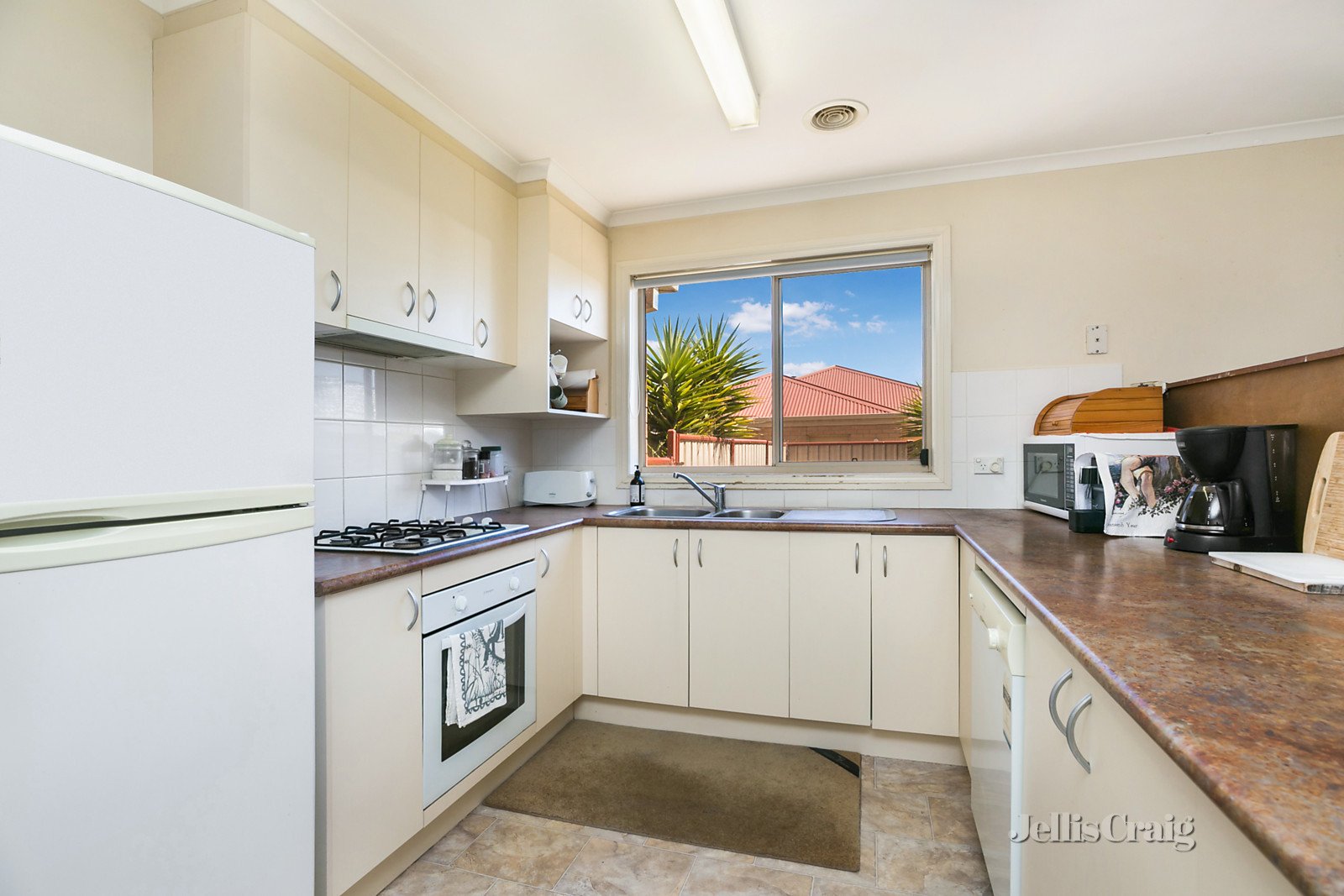 10b Acacia Drive, Kyneton image 2