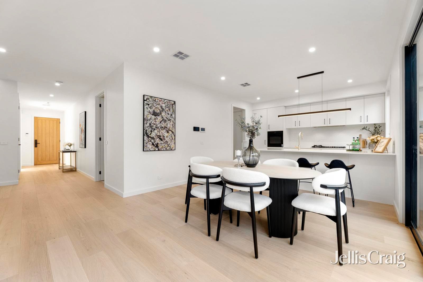 10b Leyland Road, Mount&nbsp;Waverley image 6