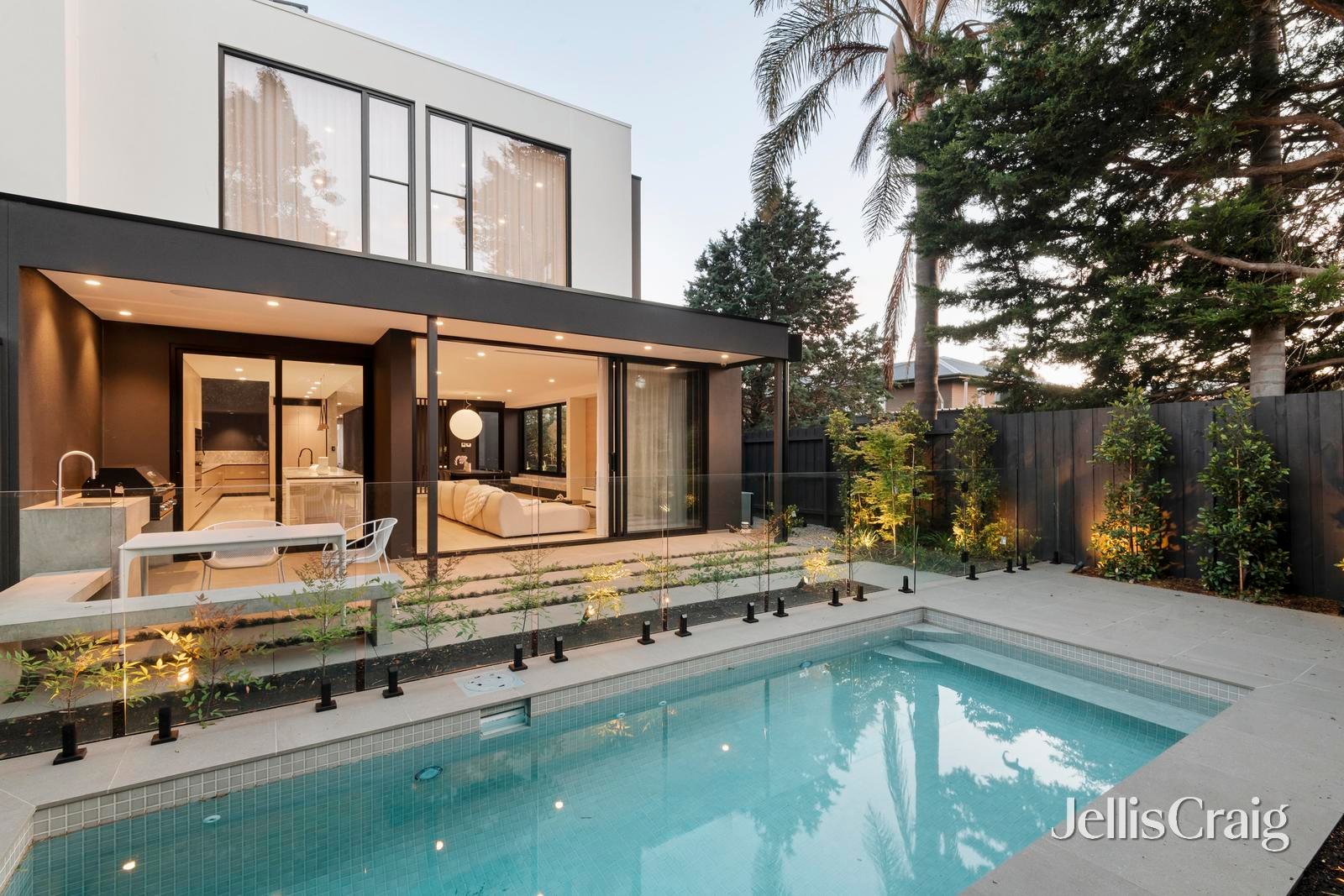 10b Lucas Street, Brighton East image 3